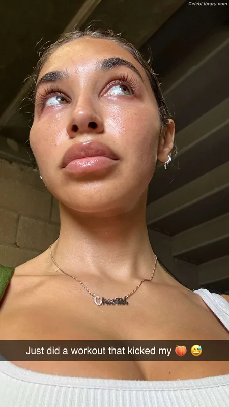 Chantel Jeffries photo 20 of 1942
