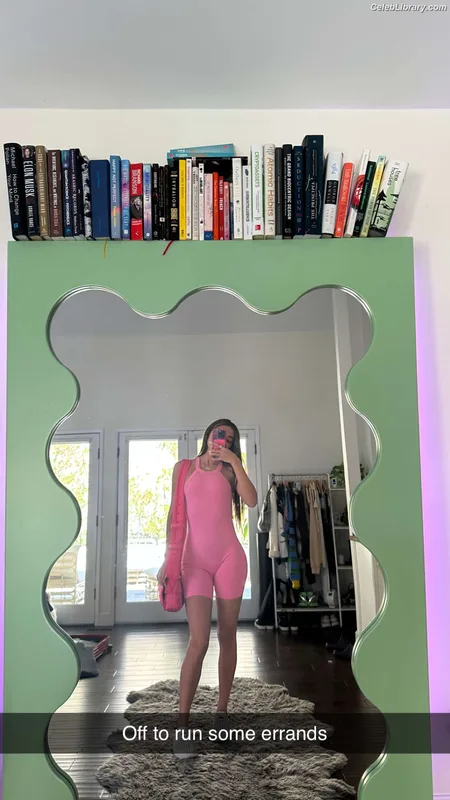 Chantel Jeffries photo 23 of 1942