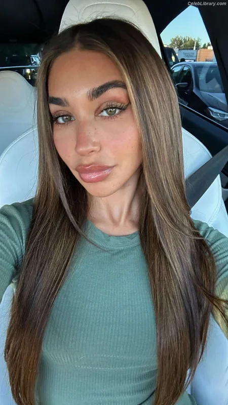 Chantel Jeffries photo 4 of 1942