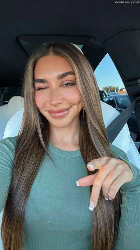 Chantel Jeffries photo 5 of 1942