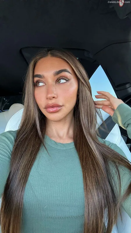 Chantel Jeffries photo 6 of 1942