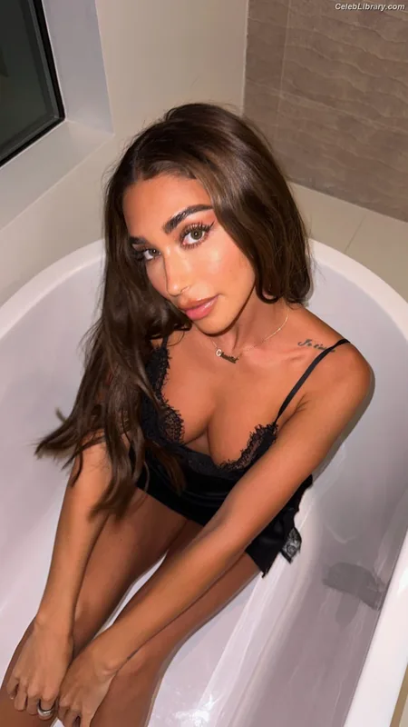 Chantel Jeffries photo 19 of 1942