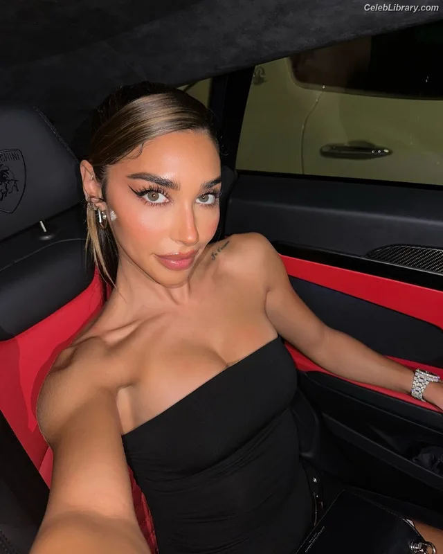 Chantel Jeffries photo 11 of 1942