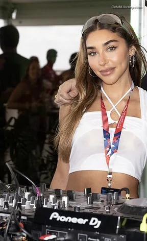 Chantel Jeffries photo 4 of 1942