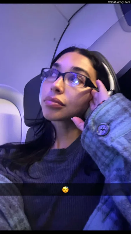 Chantel Jeffries photo 4 of 1942