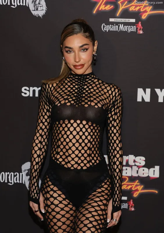 Chantel Jeffries photo 6 of 1942