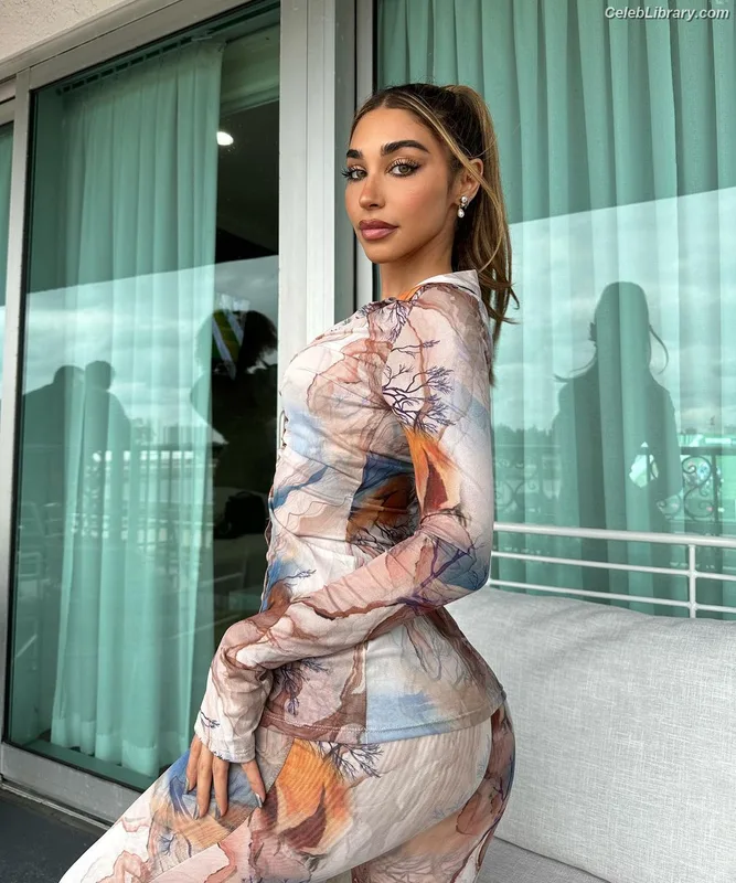 Chantel Jeffries photo 13 of 1942