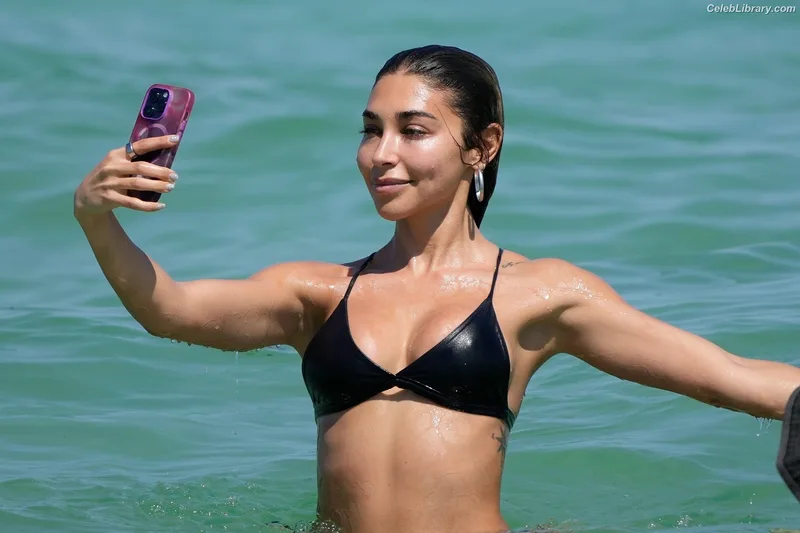 Chantel Jeffries photo 2 of 1942