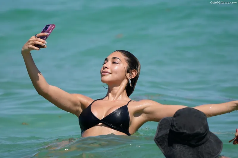 Chantel Jeffries photo 12 of 1942