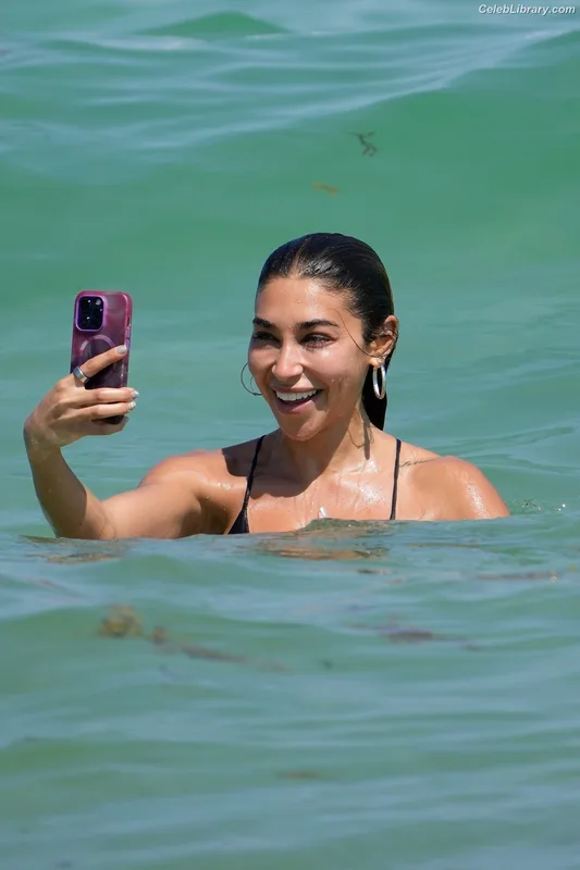 Chantel Jeffries photo 15 of 1942