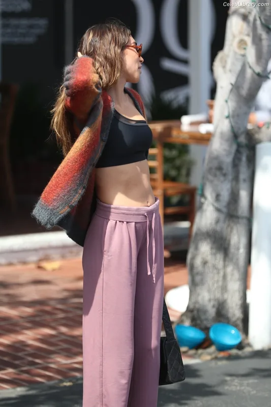 Chantel Jeffries photo 10 of 1942