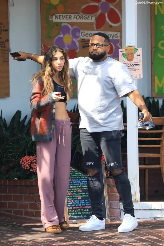 Chantel Jeffries photo 14 of 1942