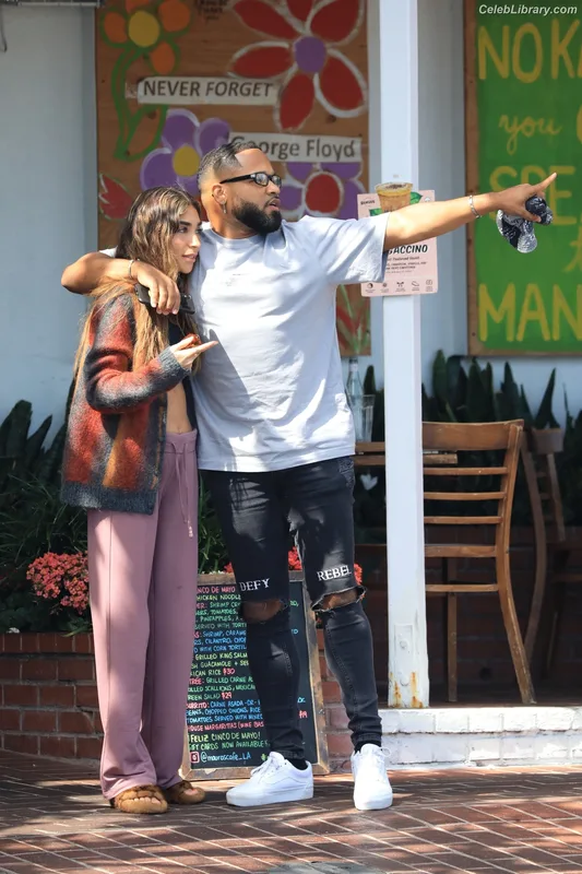 Chantel Jeffries photo 20 of 1942