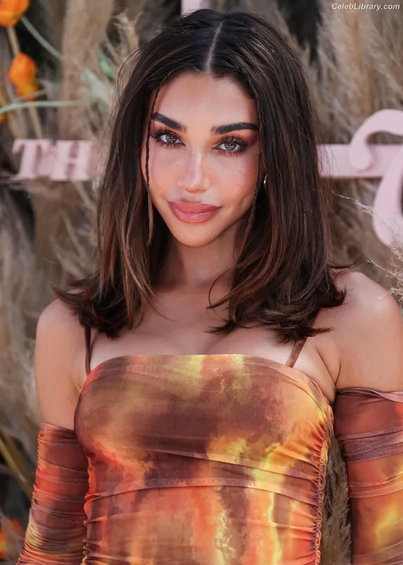 Chantel Jeffries photo 15 of 1942