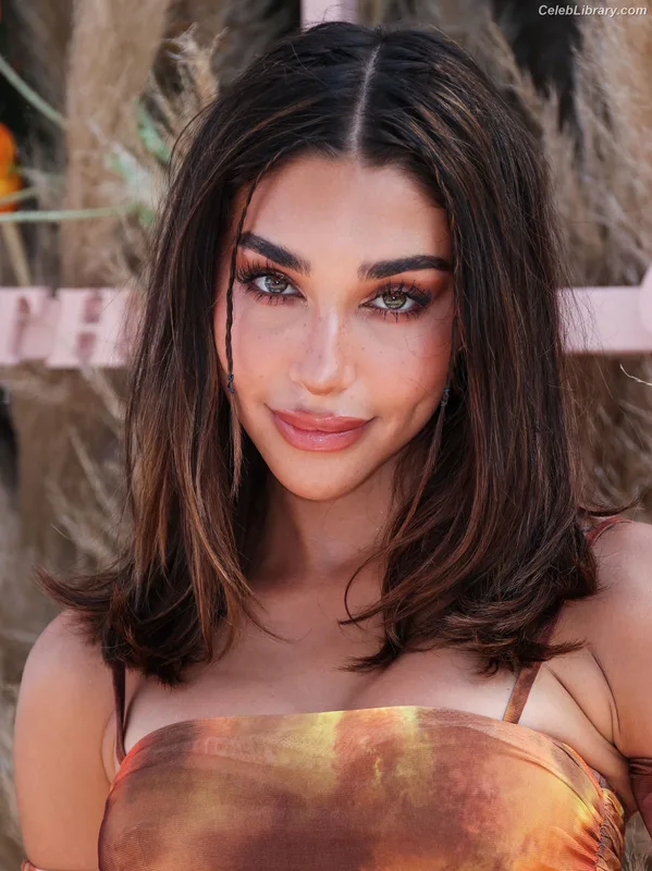 Chantel Jeffries photo 16 of 1942