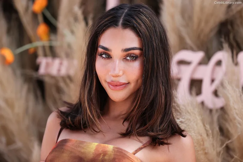 Chantel Jeffries photo 3 of 1942
