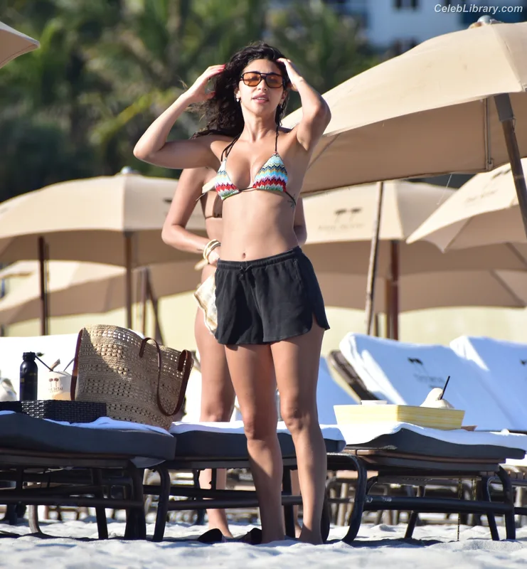Chantel Jeffries photo 11 of 1942