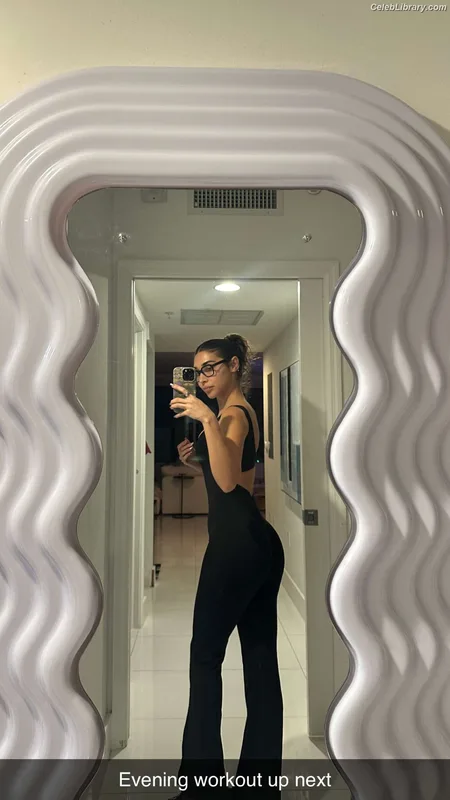 Chantel Jeffries photo 21 of 1942