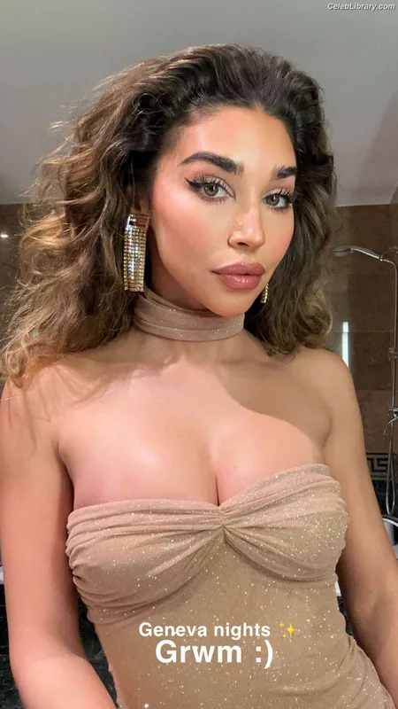 Chantel Jeffries photo 3 of 1942