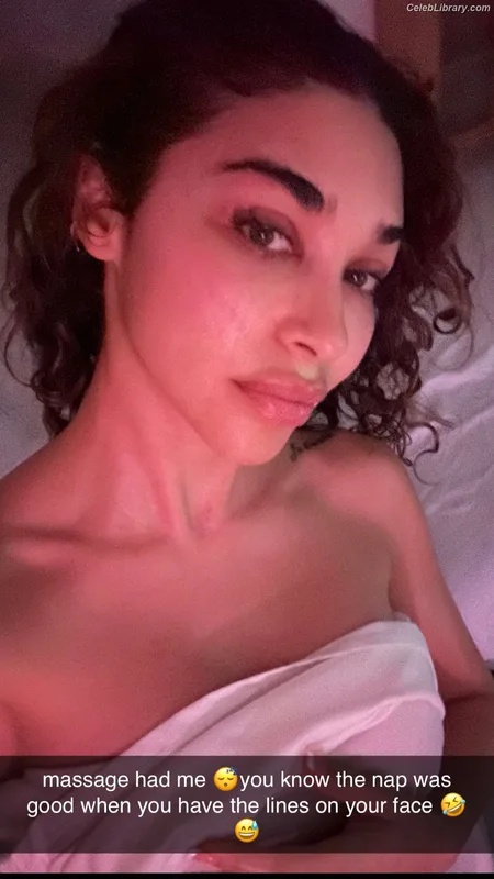 Chantel Jeffries photo 5 of 1942