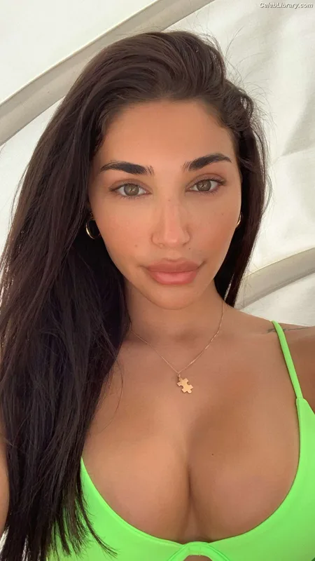 Chantel Jeffries photo 23 of 1942