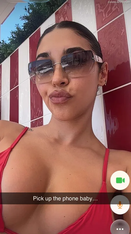 Chantel Jeffries photo 6 of 1942