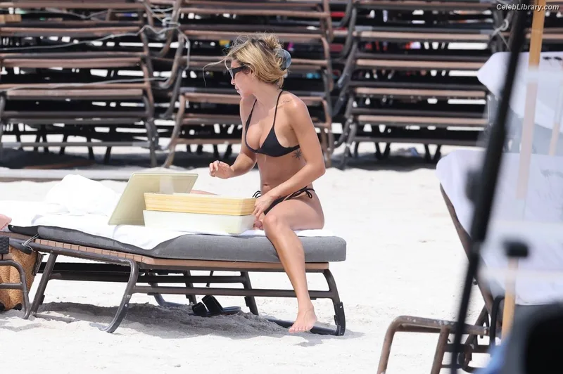 Chantel Jeffries photo 16 of 1942