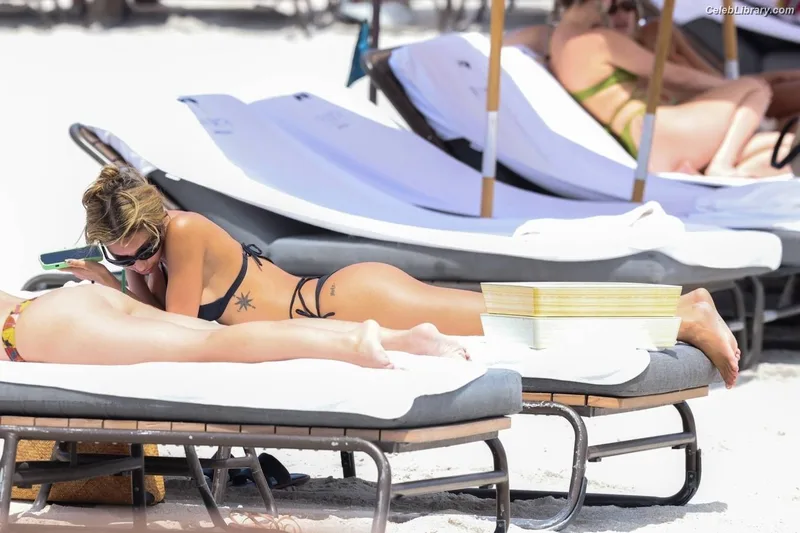 Chantel Jeffries photo 19 of 1942
