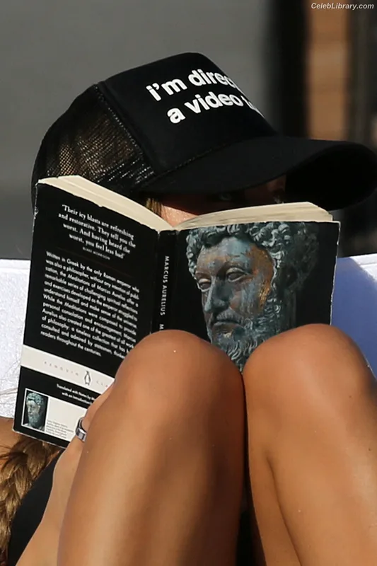 Chantel Jeffries photo 10 of 1942