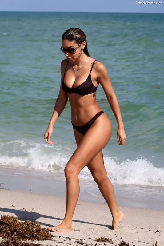 Chantel Jeffries photo 9 of 1942