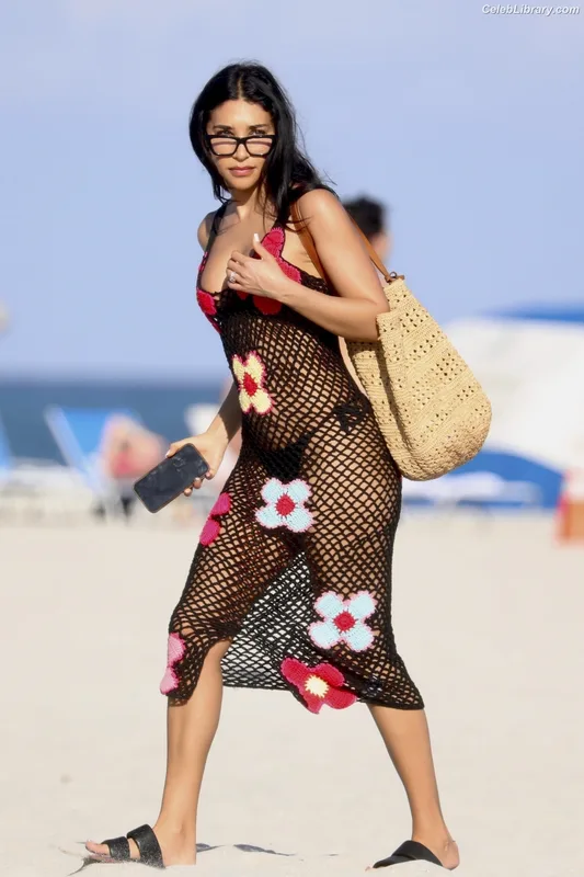 Chantel Jeffries photo 11 of 1942