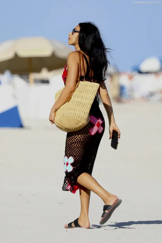 Chantel Jeffries photo 15 of 1942