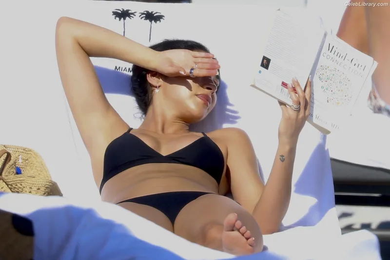 Chantel Jeffries photo 17 of 1942