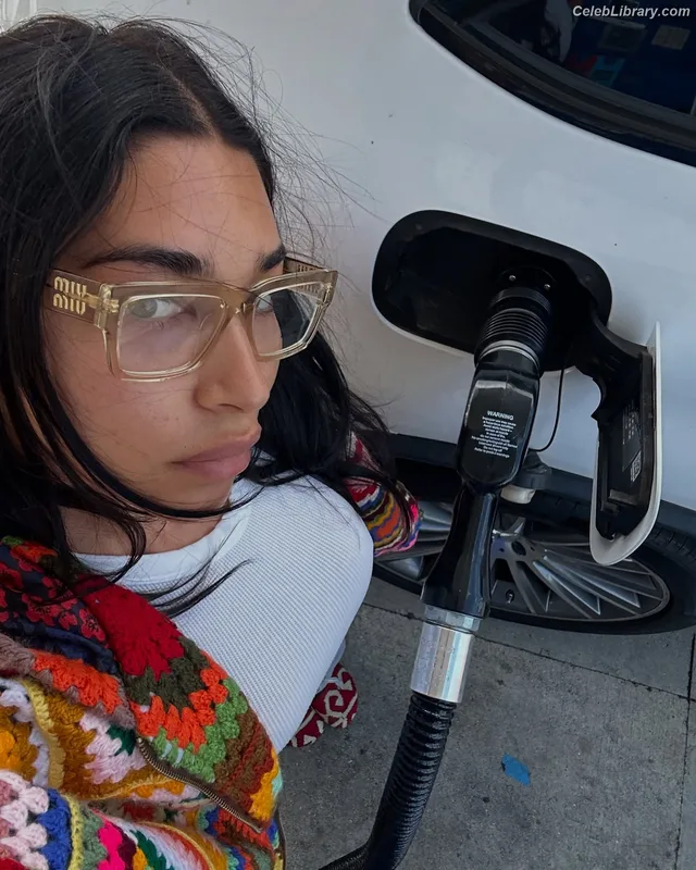 Chantel Jeffries photo 14 of 1942