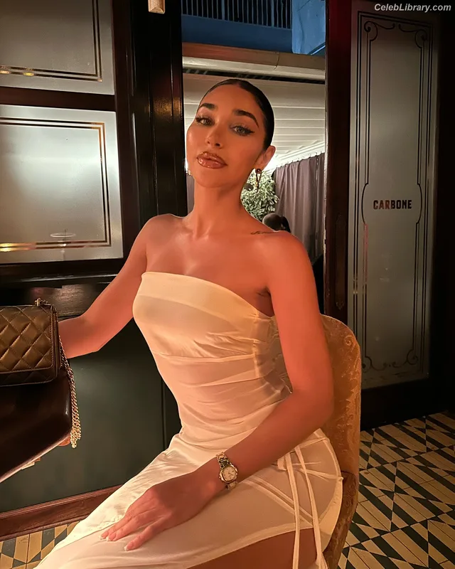 Chantel Jeffries photo 22 of 1942
