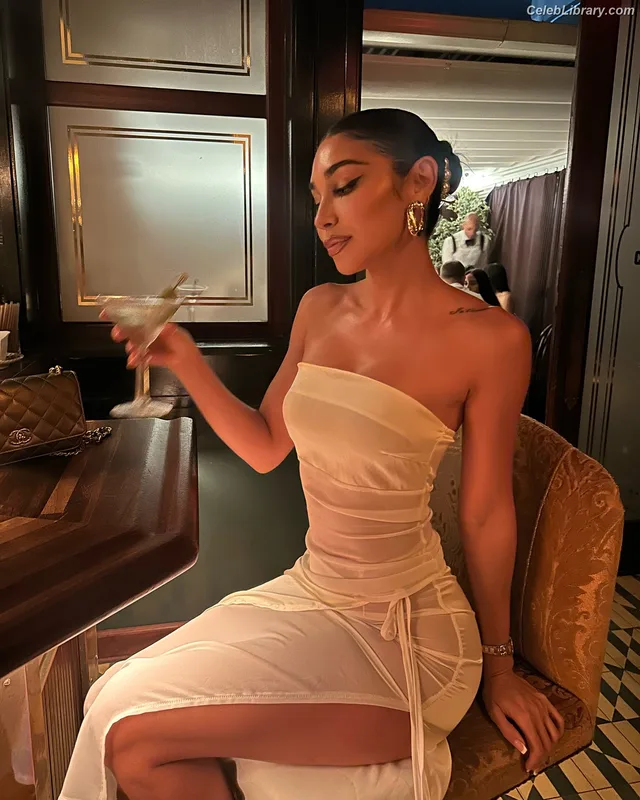Chantel Jeffries photo 23 of 1942
