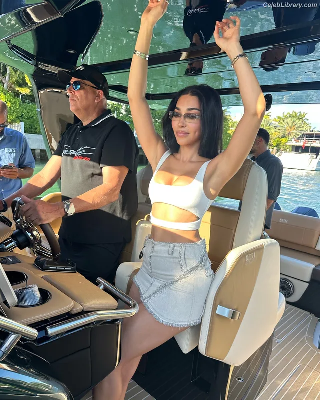Chantel Jeffries photo 24 of 1942