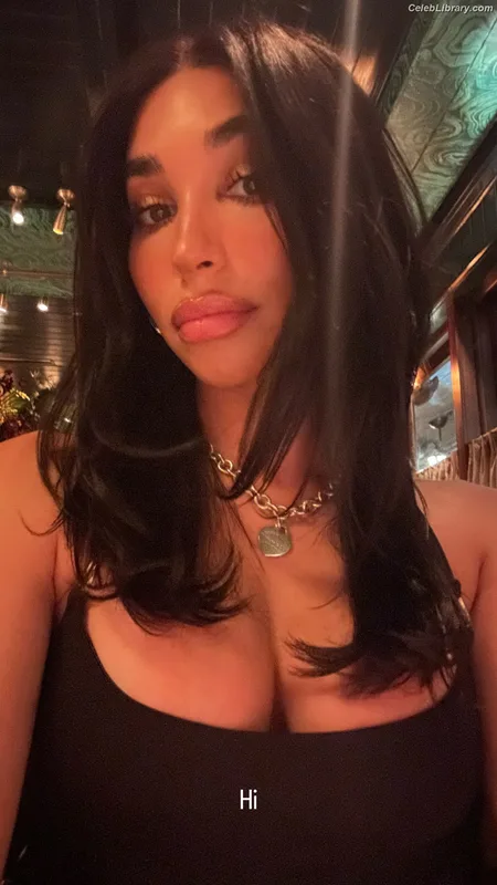 Chantel Jeffries photo 5 of 1942
