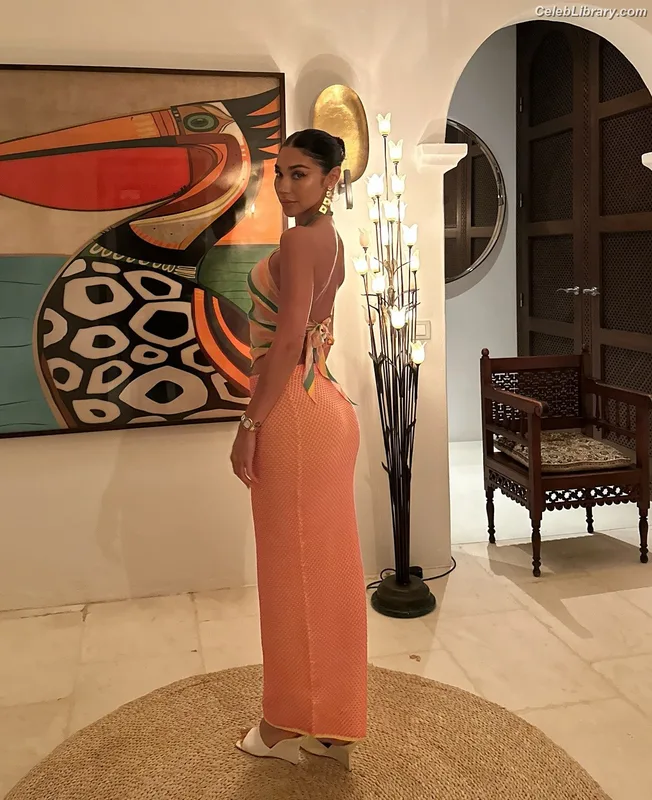 Chantel Jeffries photo 6 of 1942