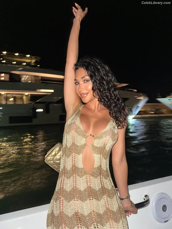 Chantel Jeffries photo 9 of 1942