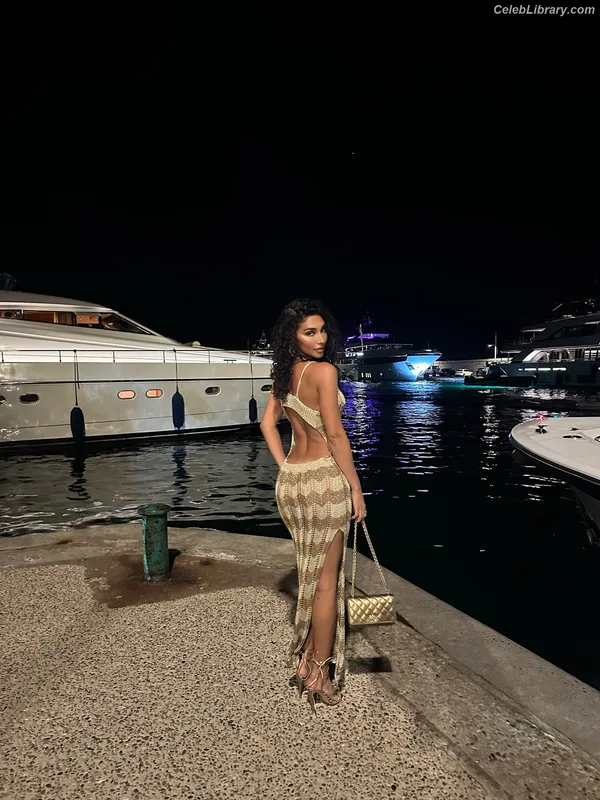 Chantel Jeffries photo 10 of 1942