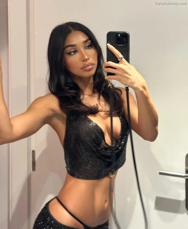 Chantel Jeffries photo 12 of 1942