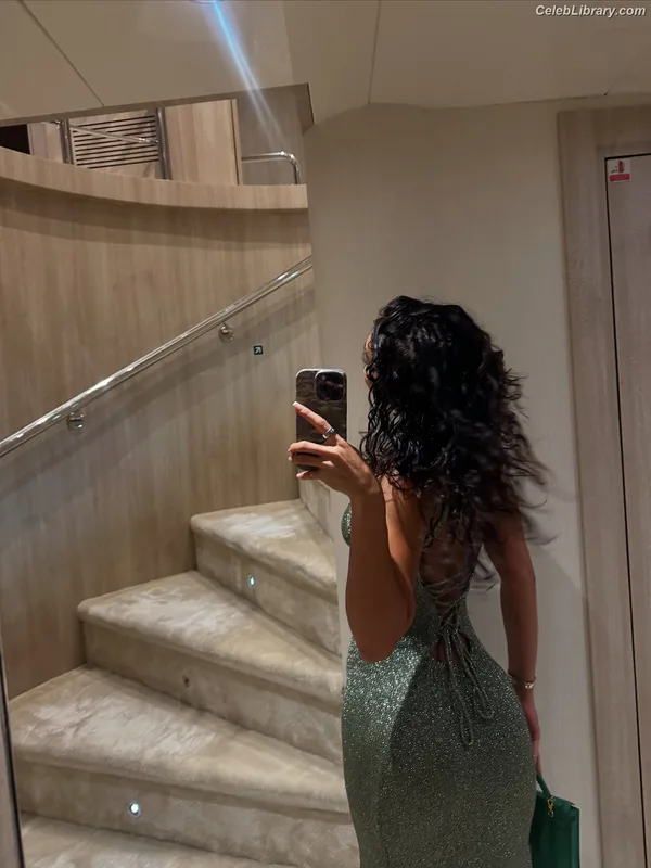 Chantel Jeffries photo 14 of 1942