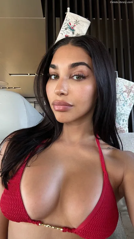 Chantel Jeffries photo 18 of 1942