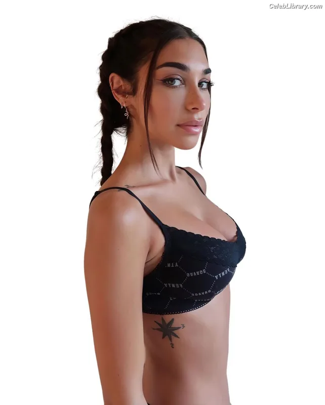 Chantel Jeffries photo 18 of 1942