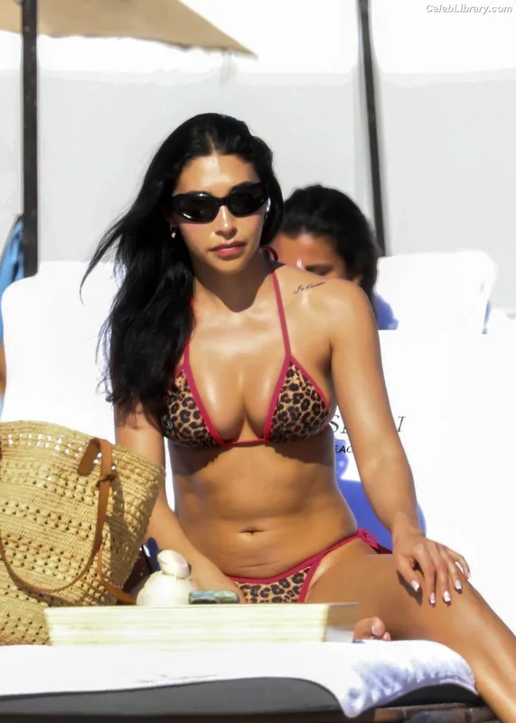Chantel Jeffries photo 8 of 1942
