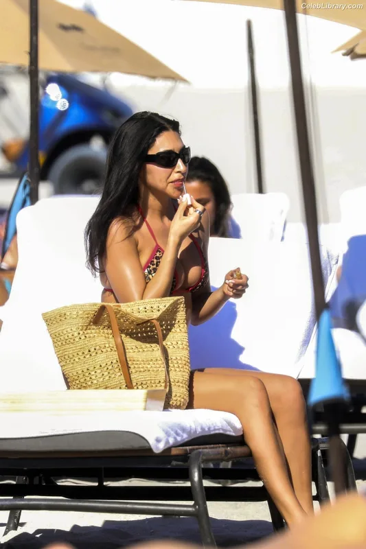 Chantel Jeffries photo 11 of 1942