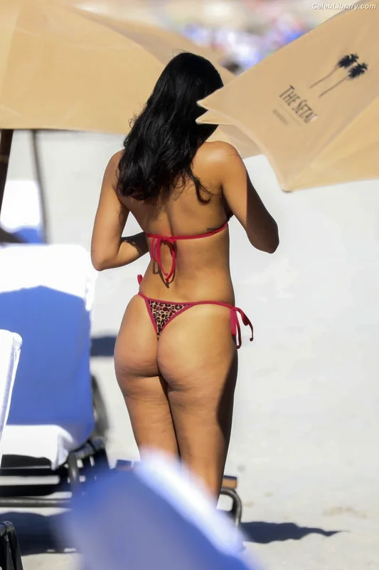 Chantel Jeffries photo 14 of 1942