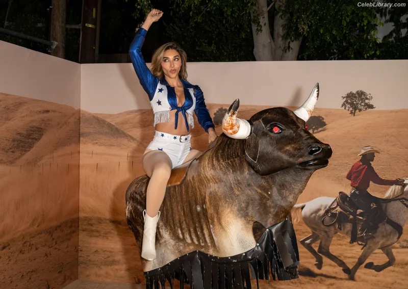 Chantel Jeffries photo 14 of 1942