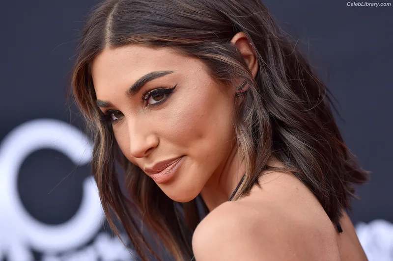 Chantel Jeffries photo 2 of 1942